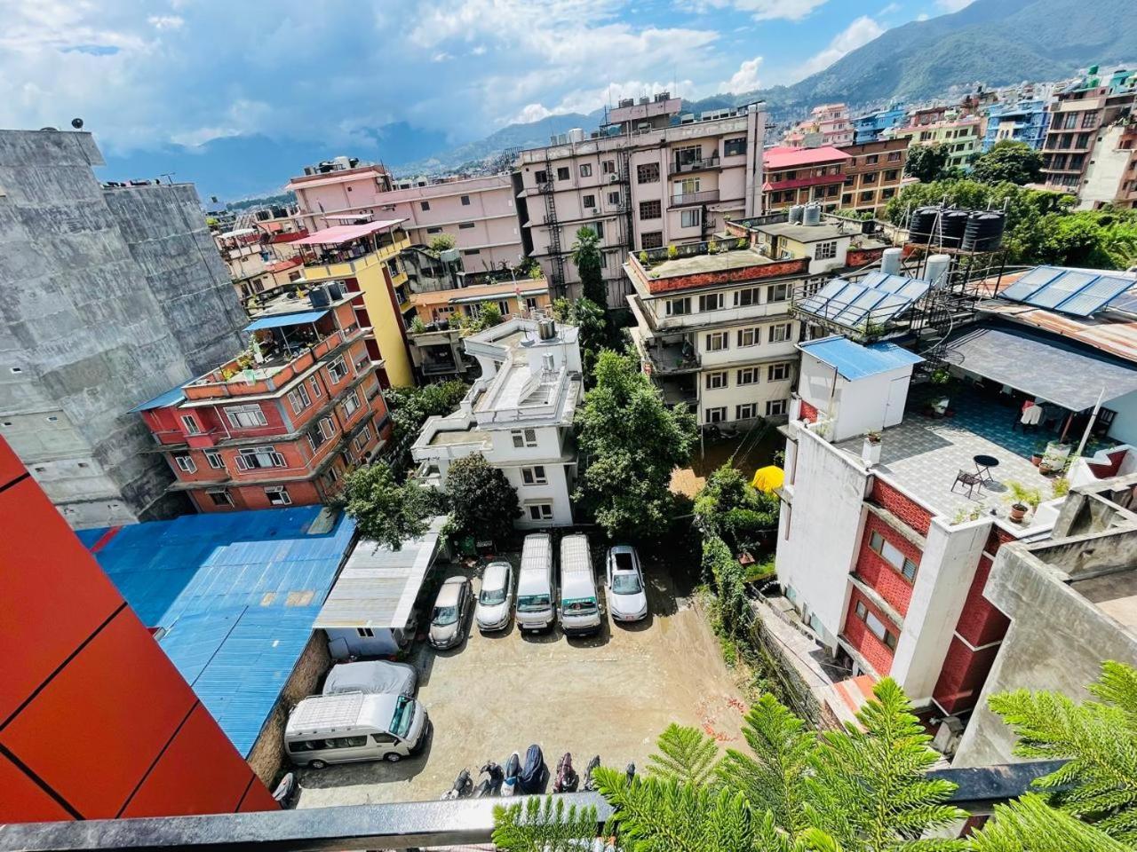 Timber House Hotel Kathmandu Bagian luar foto