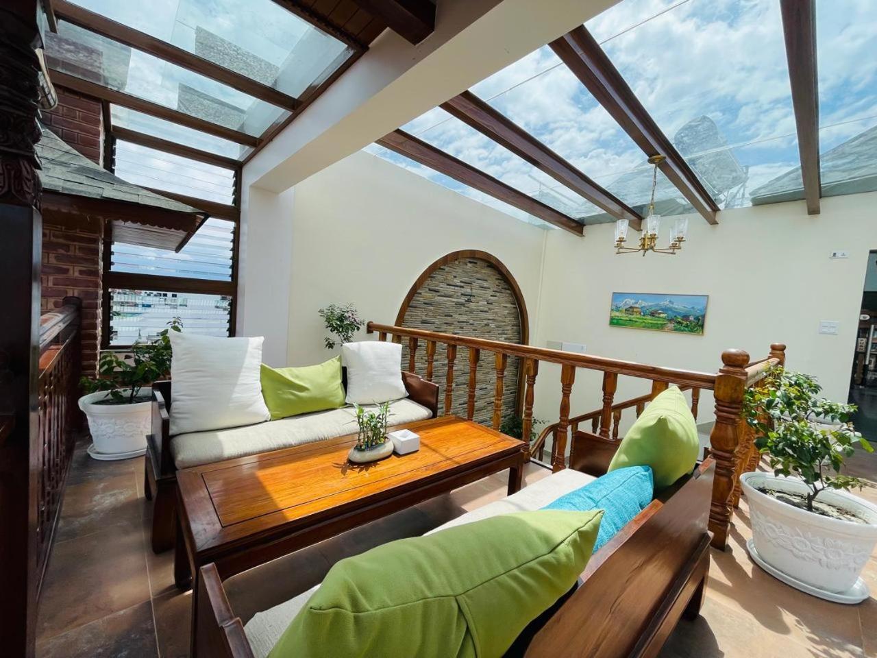 Timber House Hotel Kathmandu Bagian luar foto