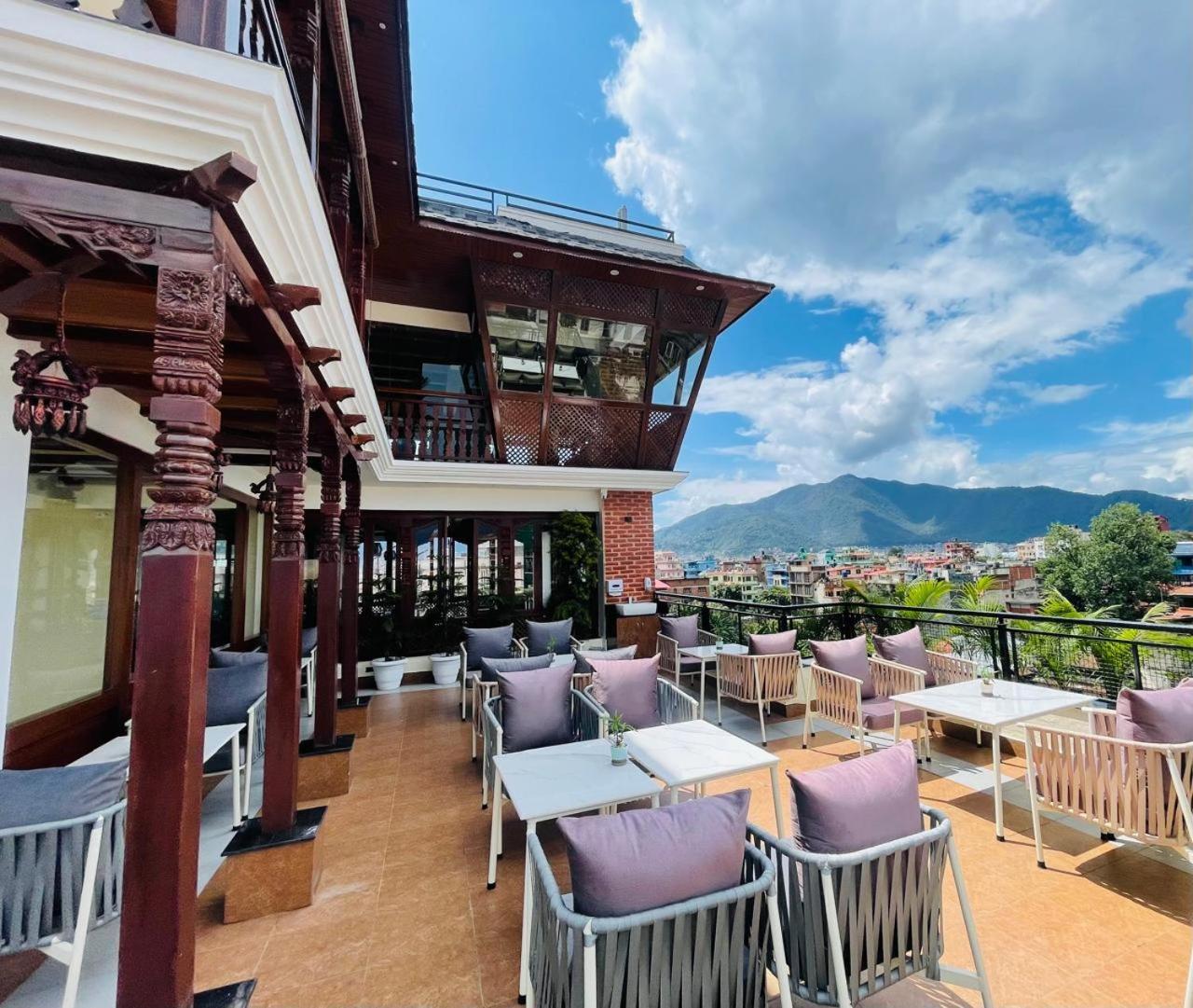 Timber House Hotel Kathmandu Bagian luar foto