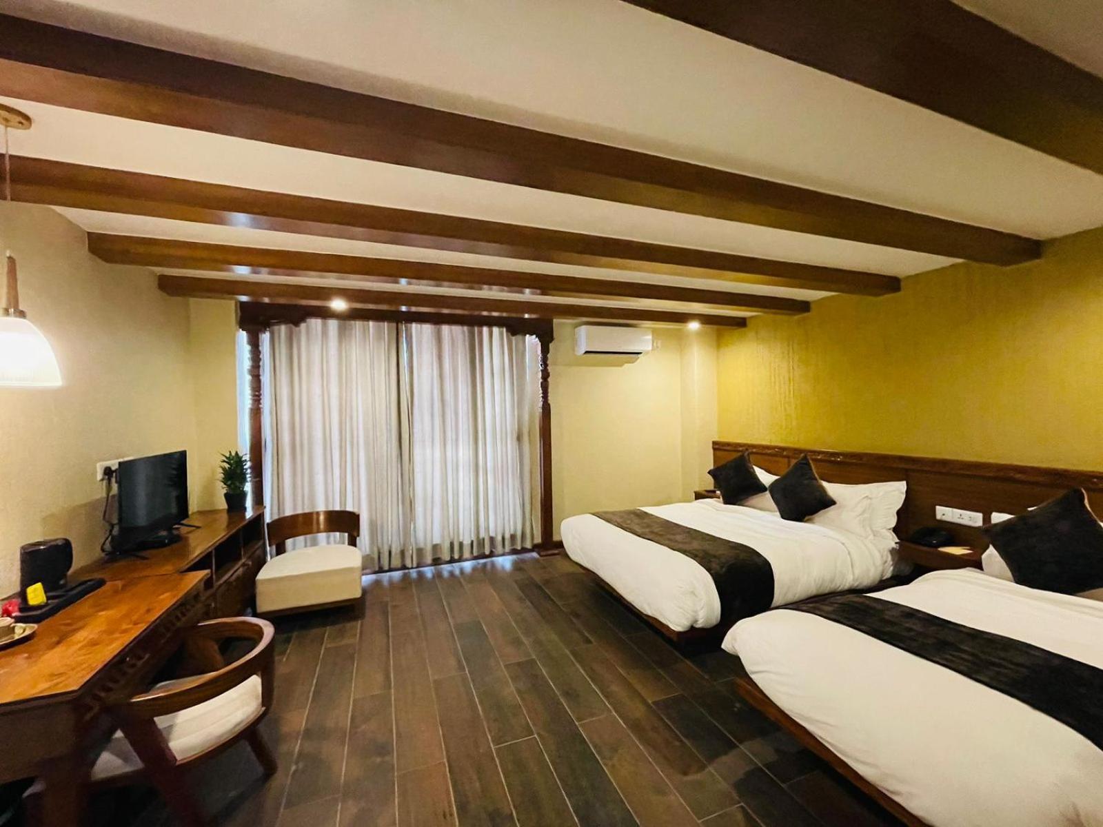 Timber House Hotel Kathmandu Bagian luar foto