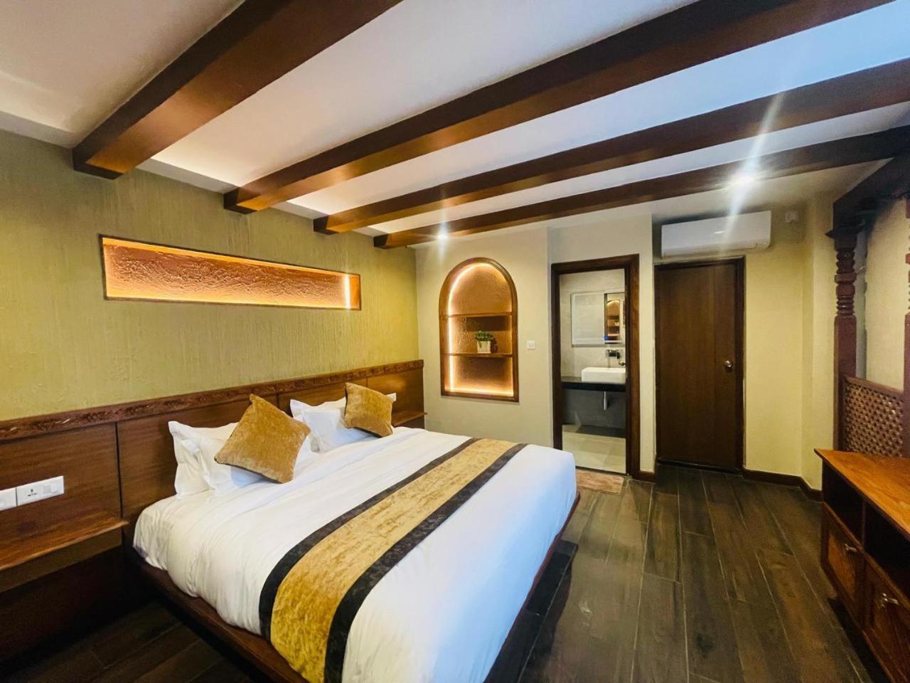 Timber House Hotel Kathmandu Bagian luar foto