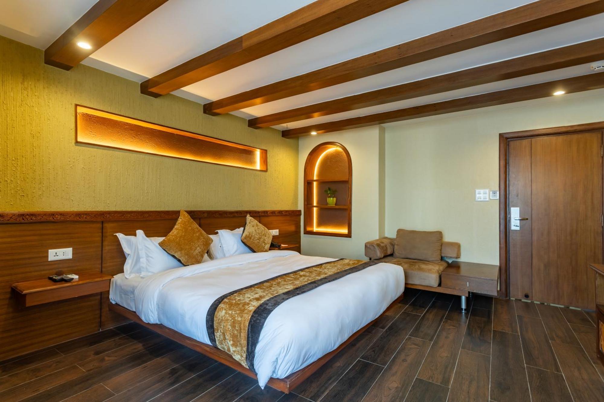Timber House Hotel Kathmandu Bagian luar foto
