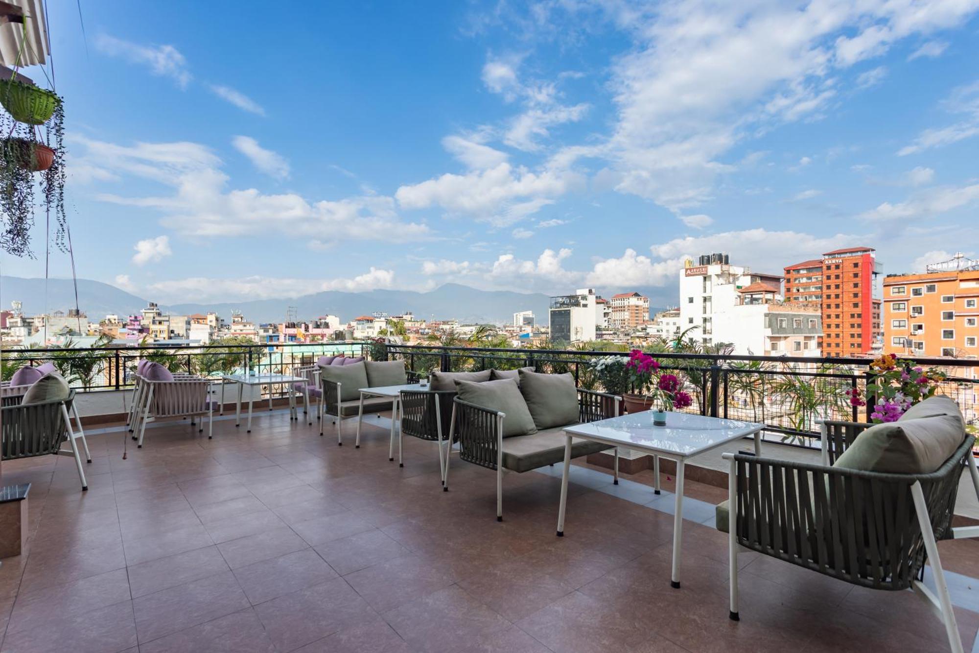 Timber House Hotel Kathmandu Bagian luar foto