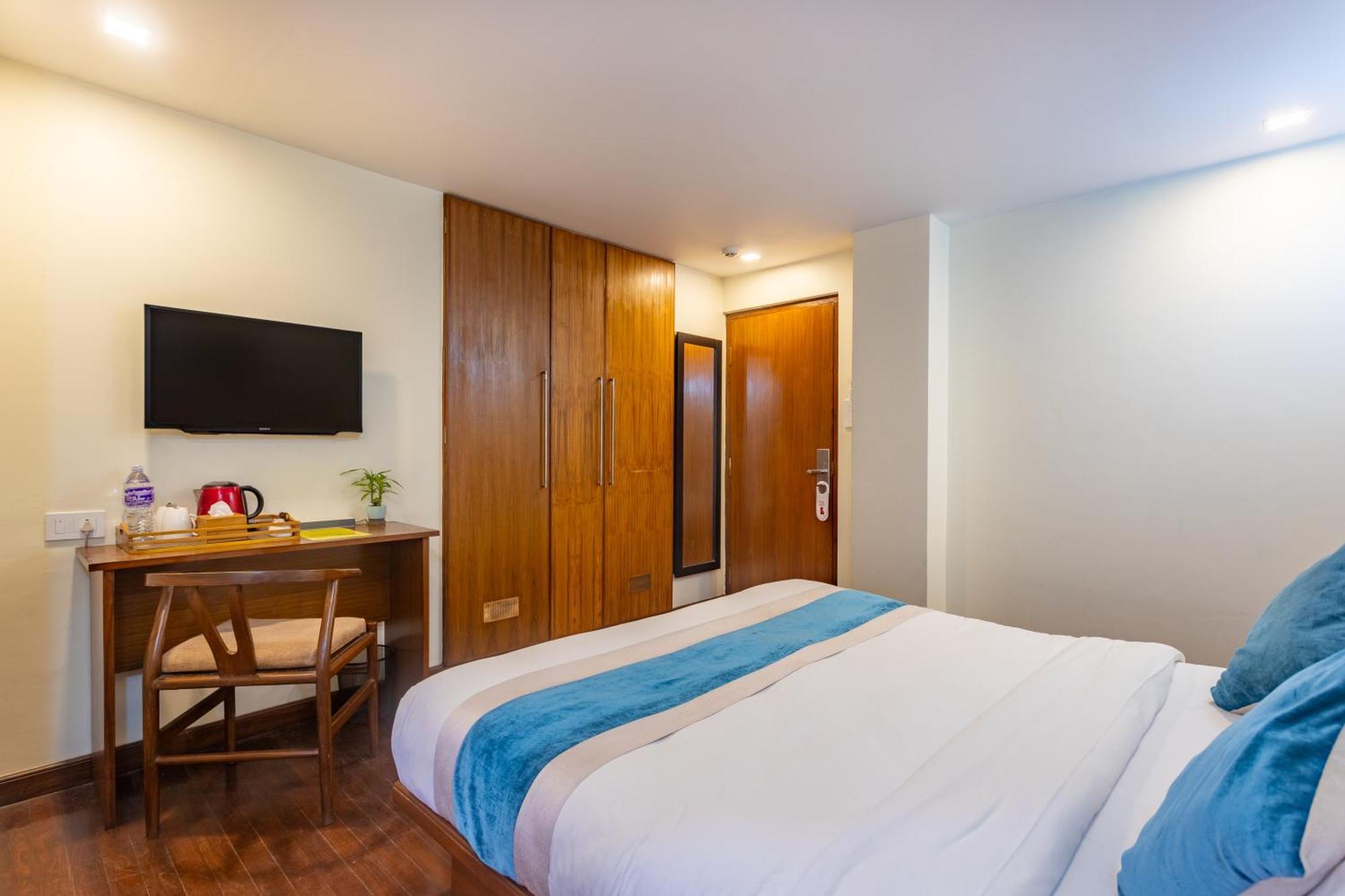 Timber House Hotel Kathmandu Bagian luar foto