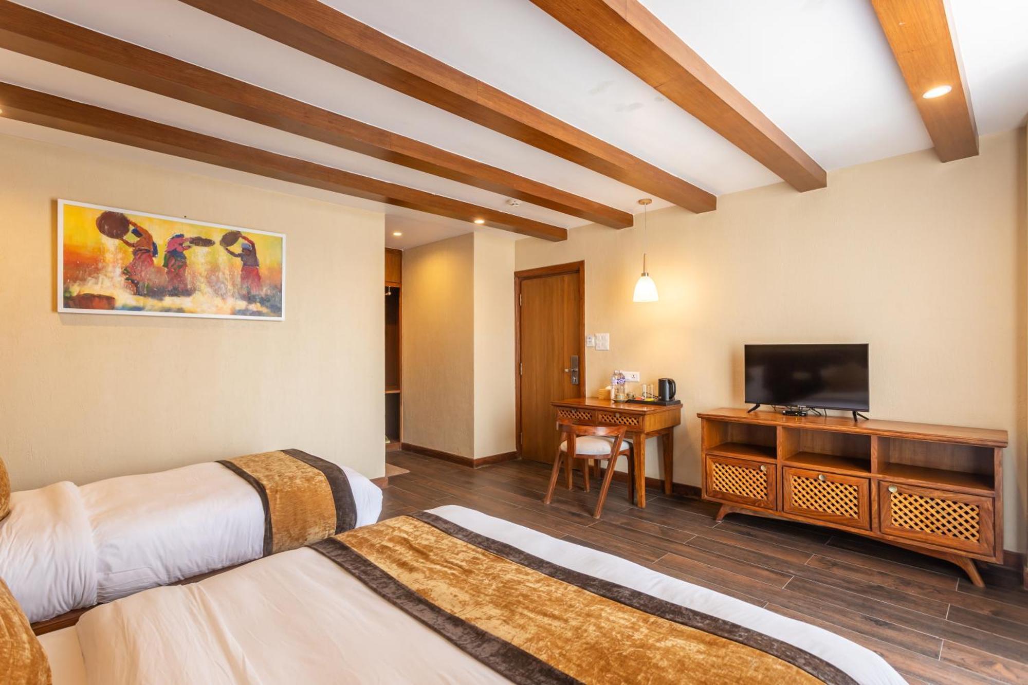 Timber House Hotel Kathmandu Bagian luar foto