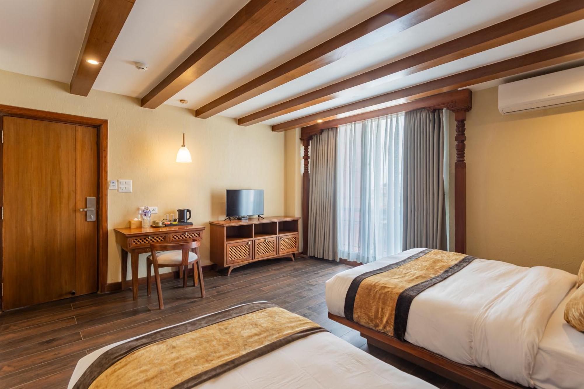 Timber House Hotel Kathmandu Bagian luar foto