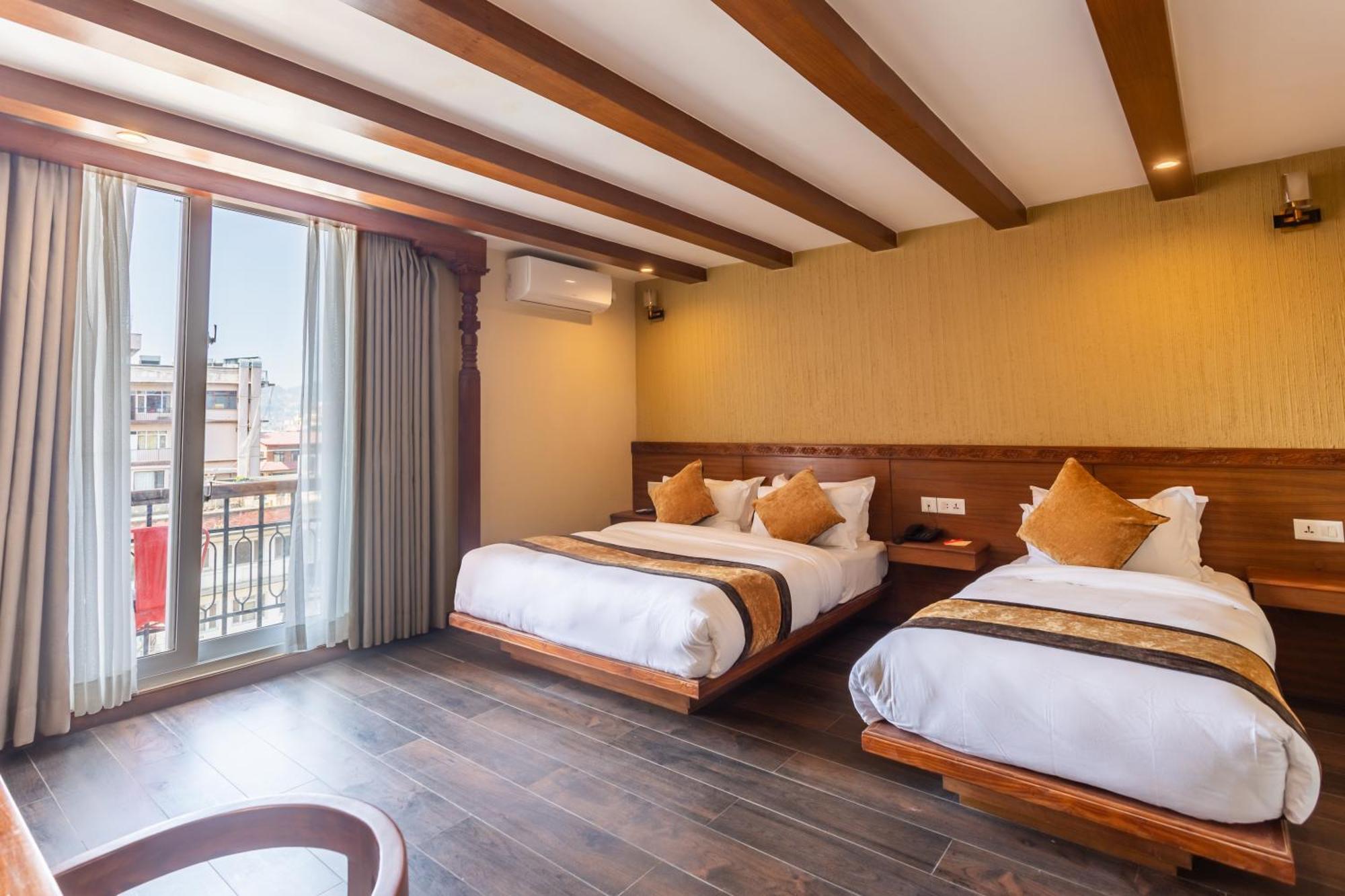 Timber House Hotel Kathmandu Bagian luar foto