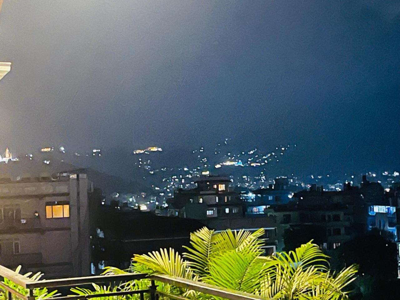 Timber House Hotel Kathmandu Bagian luar foto