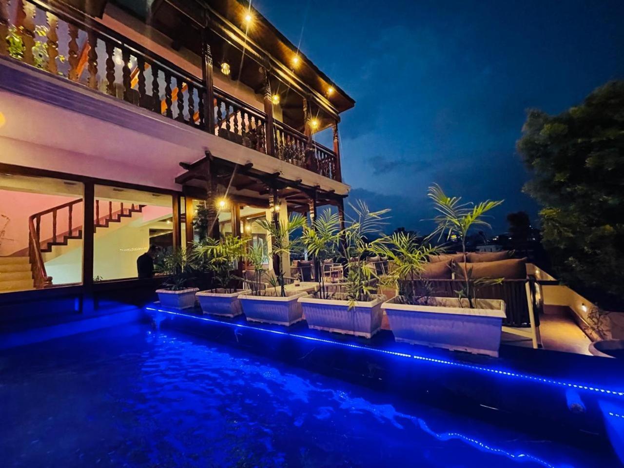 Timber House Hotel Kathmandu Bagian luar foto