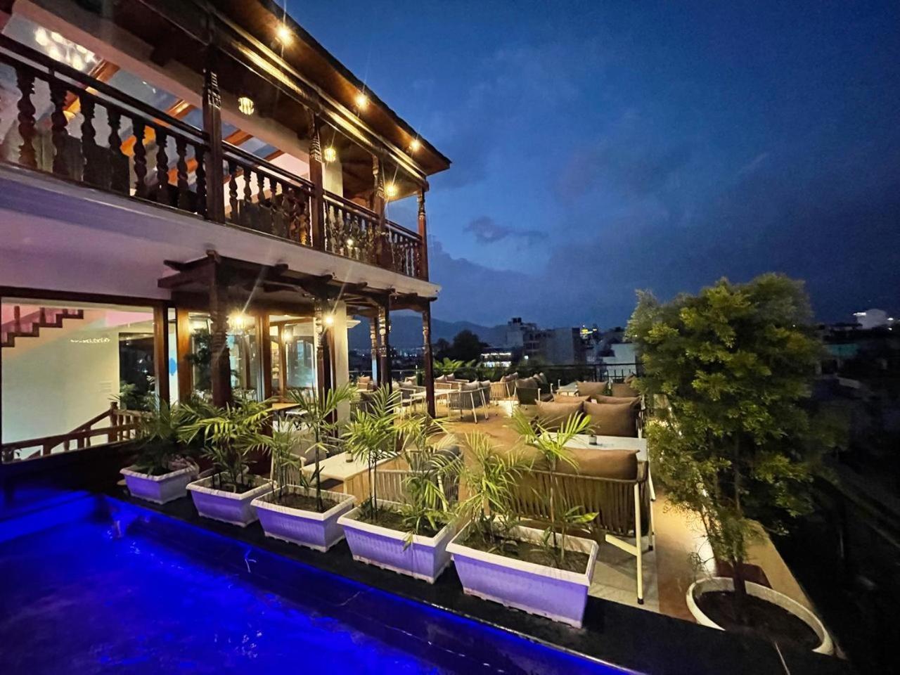 Timber House Hotel Kathmandu Bagian luar foto
